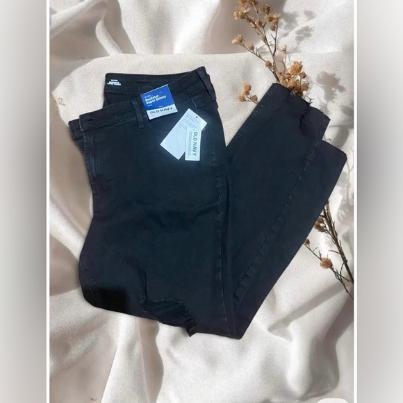 Old Navy Mid-Rise Rockstar Super-Skinny Ankle Jeans – Black - Picture 4 of 7